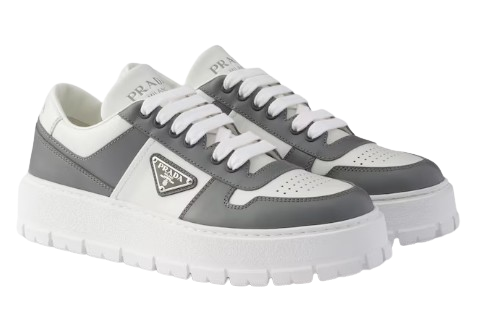 ホワイト-スティールグレー-レザー-スニーカー-PRADA-日本-removebg-preview