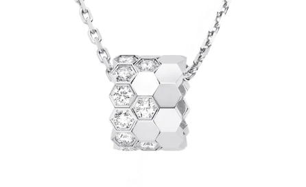 Bee de Chaumet 「ビー ドゥ ショーメ」コレクション ペンダント ミディアムモデル